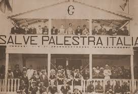 Members of the Palestra Italia lined up for the photo.