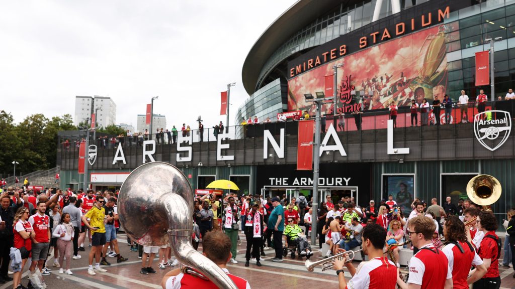 tifosi dell'arsenal emirates stadium