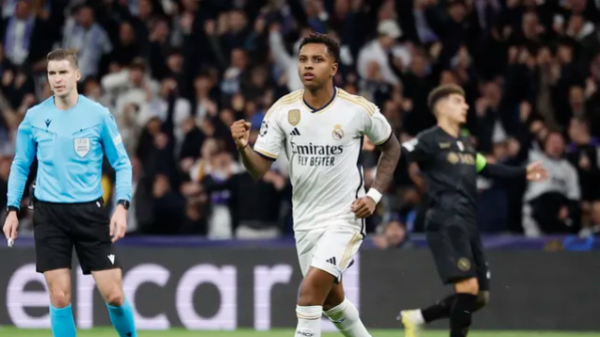 Real Madrid vence beats Napoli Rodrygo Bellingham record